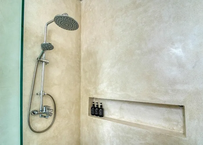 Sunset Serenity 2br Private Pool Near Gwk Villa
