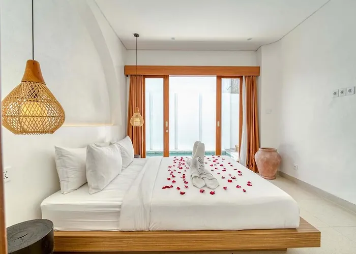 Sunset Serenity 2br Private Pool Near Gwk Villa